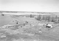 Aerial photograph of a farm in Saskatchewan (40-10-W3)