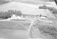 Aerial photograph of a farm in Saskatchewan (40-10-W3)