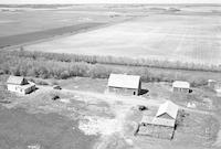 Aerial photograph of a farm in Saskatchewan (12-40-10-W3)