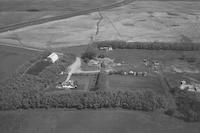 Aerial photograph of a farm in Saskatchewan (40-19-W3)
