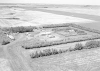 Aerial photograph of a farm in Saskatchewan (2-40-19-W3)