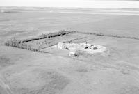 Aerial photograph of a farm in Saskatchewan (41-9-W3)