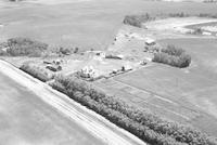 Aerial photograph of a farm in Saskatchewan (41-9-W3)