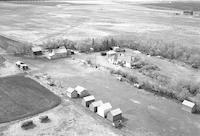 Aerial photograph of a farm in Saskatchewan (41-12-W3)