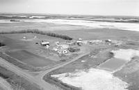 Aerial photograph of a farm in Saskatchewan (41-18-W3)