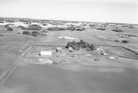 Aerial photograph of a farm in Saskatchewan (41-18-W3)