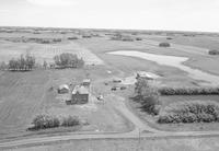 Aerial photograph of a farm in Saskatchewan (7-41-18-W3)