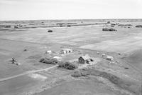 Aerial photograph of a farm in Saskatchewan (13-41-18-W3)