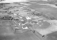 Aerial photograph of a farm in Saskatchewan (42-9-W3)