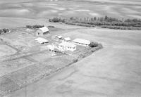 Aerial photograph of a farm in Saskatchewan (13-42-12-W3)