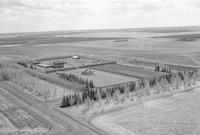 Aerial photograph of a farm in Saskatchewan (27-42-23-W3)