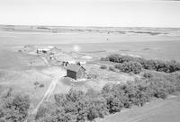 Aerial photograph of a farm in Saskatchewan (43-21-W3)