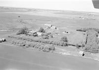 Aerial photograph of a farm in Saskatchewan (15-43-22-W3)