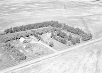 Aerial photograph of a farm in Saskatchewan (44-22-W3)