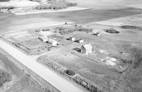 Aerial photograph of a farm in Saskatchewan (34-47-23-W3)