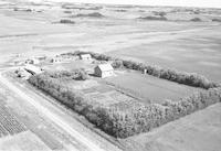 Aerial photograph of a farm near Cando, SK (24-39-15-W3)