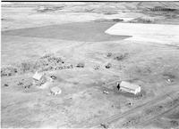Aerial photograph of a farm in Saskatchewan (42-17-W3)