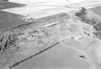 Aerial photograph of a farm in Saskatchewan (43-15-W3)