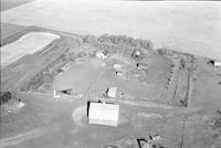 Aerial photograph of a farm in Saskatchewan (43-15-W3)