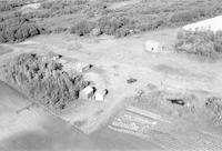 Aerial photograph of a farm in Saskatchewan (43-15-W3)