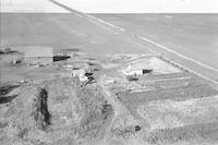 Aerial photograph of a farm in Saskatchewan (43-15-W3)