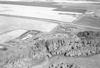 Aerial photograph of a farm in Saskatchewan (43-17-W3)