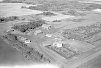 Aerial photograph of a farm in Saskatchewan (43-17-W3)