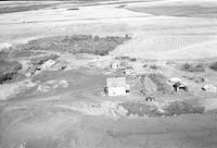 Aerial photograph of a farm in Saskatchewan (31-43-17-W3)