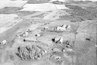 Aerial photograph of a farm in Saskatchewan (44-14-W3)