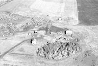 Aerial photograph of a farm in Saskatchewan (17-44-14-W3)