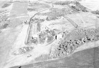 Aerial photograph of a farm in Saskatchewan (44-14-W3)