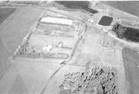 Aerial photograph of a farm in Saskatchewan (32-44-14-W3)