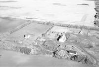 Aerial photograph of a farm in Saskatchewan (46-17-W3)