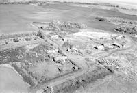 Aerial photograph of a farm in Saskatchewan (47-17-W3)