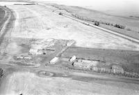 Aerial photograph of a farm in Saskatchewan (18-47-17-W3)