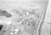 Aerial photograph of a farm in Saskatchewan (47-17-W3)