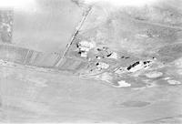 Aerial photograph of a farm in Saskatchewan (41-8-W3)