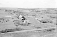 Aerial photograph of a farm in Saskatchewan (41-12-W3)