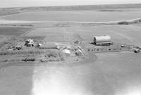 Aerial photograph of a farm in Saskatchewan (44-7-W3)