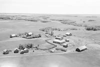 Aerial photograph of a farm in Saskatchewan (44-7-W3)