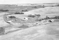 Aerial photograph of a farm in Saskatchewan (31-44-7-W3)