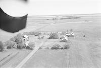 Aerial photograph of a farm in Saskatchewan (9-44-7-W3)