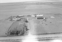Aerial photograph of a farm in Saskatchewan (10-44-7-W3)