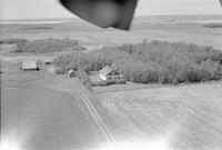 Aerial photograph of a farm in Saskatchewan (15-44-7-W3)