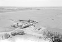 Aerial photograph of a farm in Saskatchewan (44-7-W3)