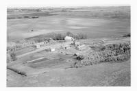 Aerial photograph of a farm in Saskatchewan (44-12-W3)