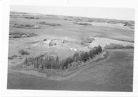 Aerial photograph of a farm in Saskatchewan (44-12-W3)