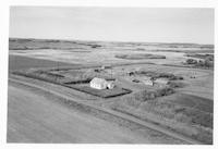 Aerial photograph of a farm in Saskatchewan (44-12-W3)