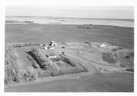 Aerial photograph of a farm in Saskatchewan (44-12-W3)